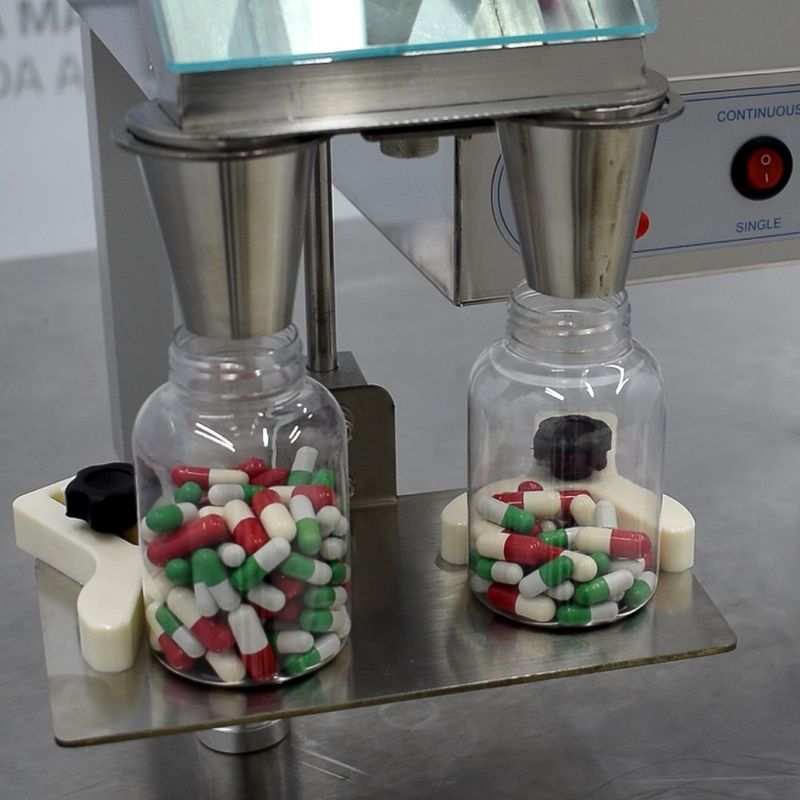 Envasadora-e-Contadora-Semiautomatica-De-Capsulas---Genius-2a-Produto-Final