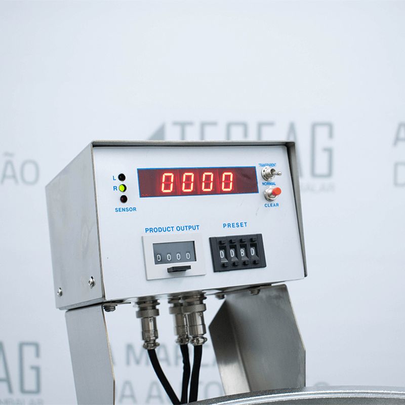 Contadora-e-Envasadora-de-Capsulas---GENIUS-2-Painel