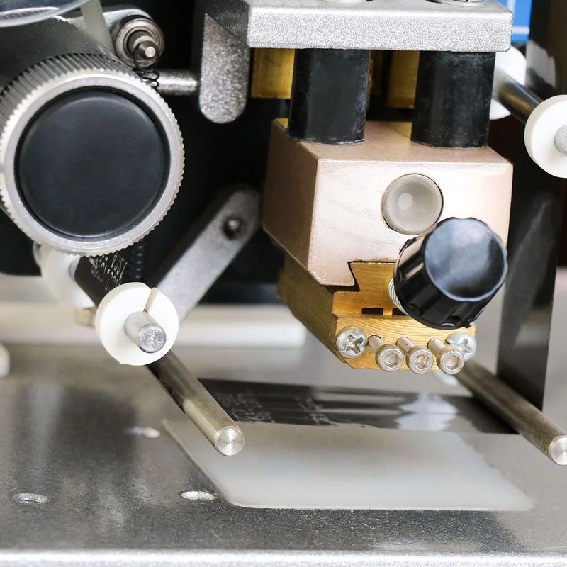 Datador-Semiautomatico-Hot-Stamping---HP241C-Datando